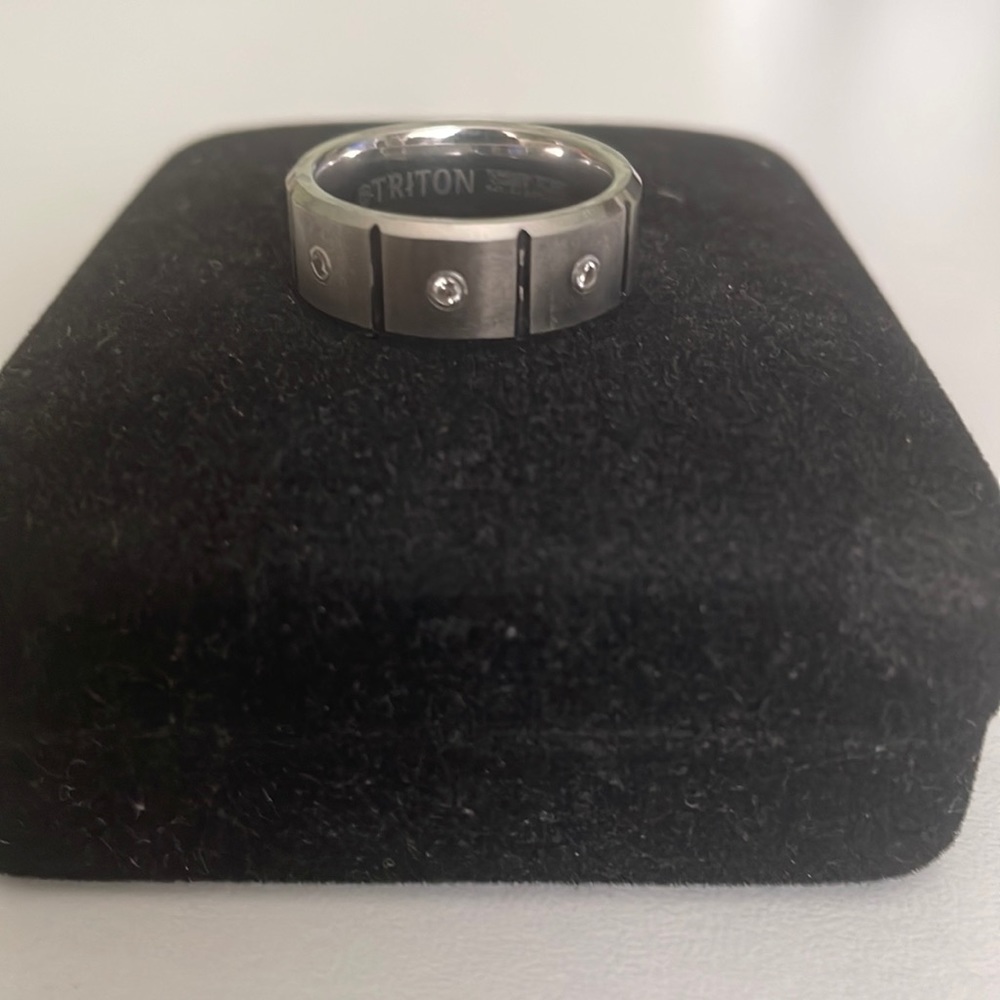 8MM Tungsten Diamond Ring - 3 Stone Vertical Cut Center and Bevel Edge TC 850